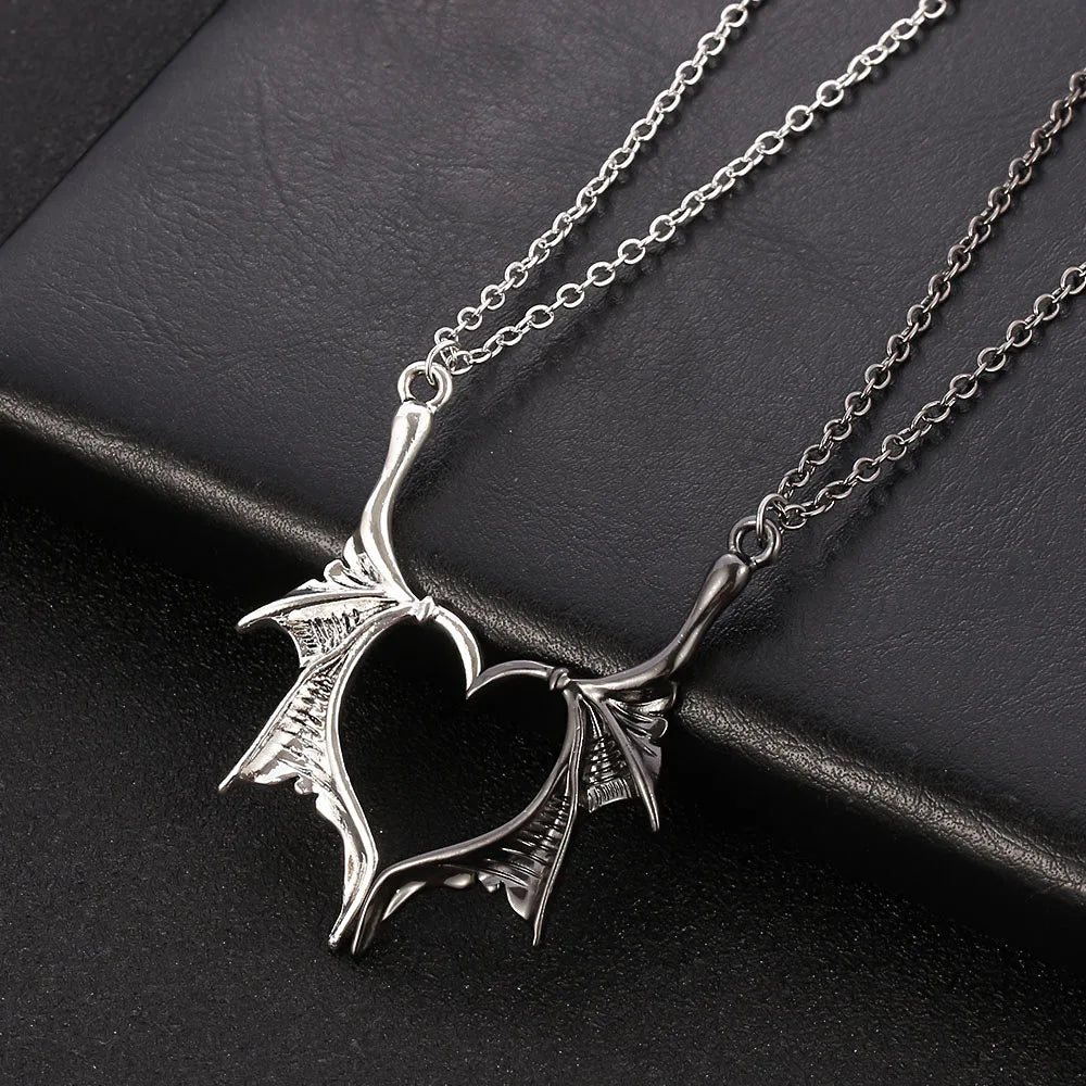 Bat Wing Necklace Men'S Fashion Pendant Love Couple Stitching Alloy Necklace Retro Goth Halloween Jewelry