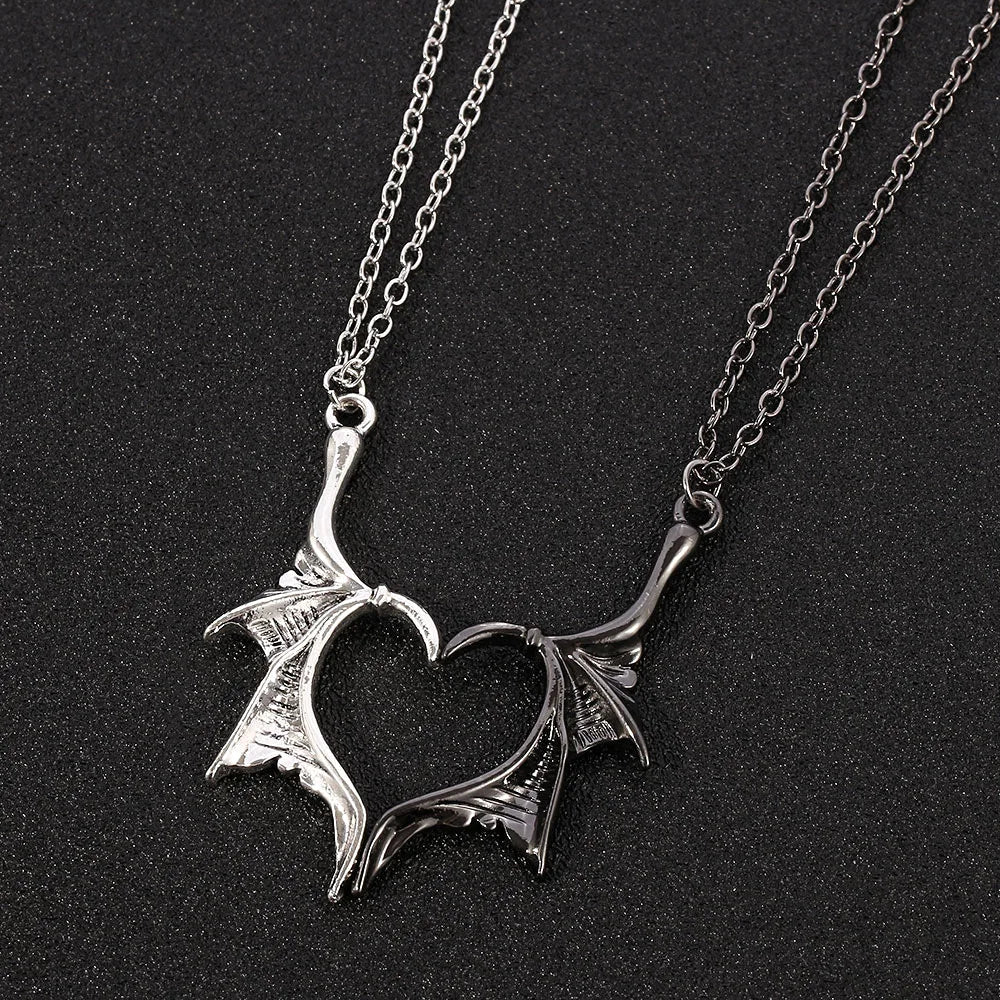 Bat Wing Necklace Men'S Fashion Pendant Love Couple Stitching Alloy Necklace Retro Goth Halloween Jewelry